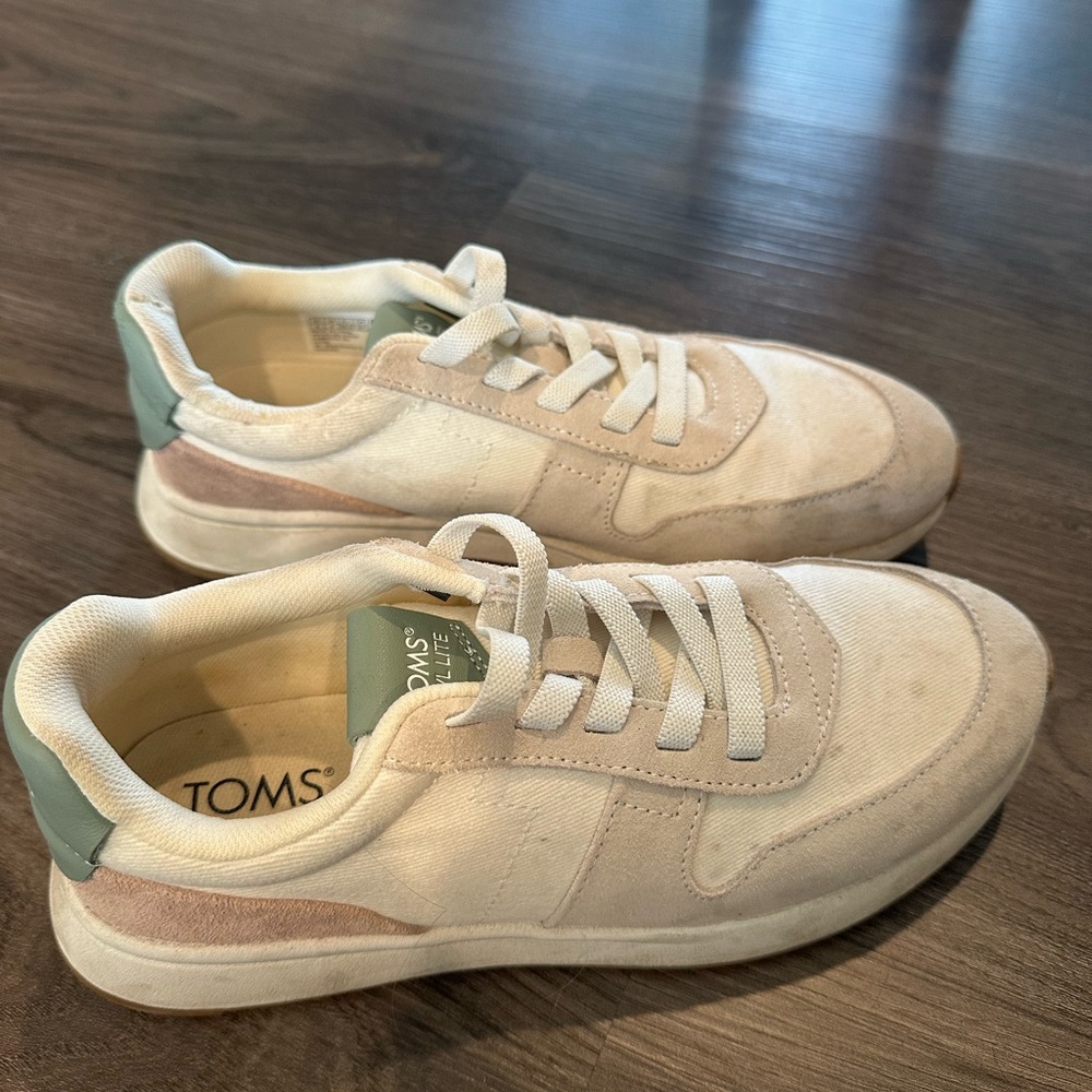 TOMS Cream and Teal Casual Sneakers